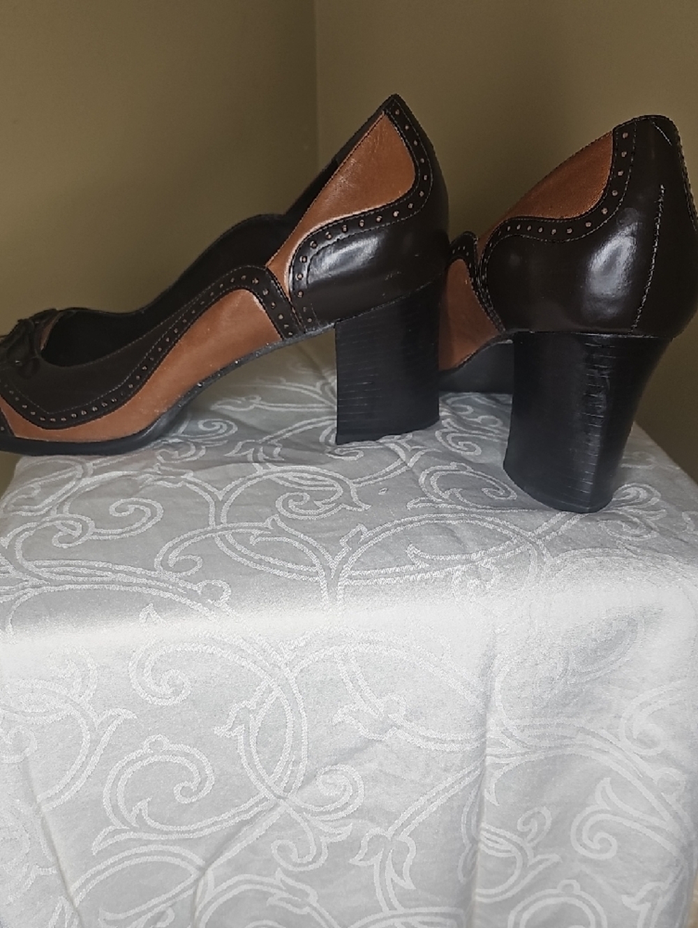 Nine West Black and Brown Two-Tone Heeled Pumps - Picture 3 of 4
